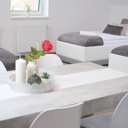 Zlatá Koruna Apartmany Na Kovarne Rajov מראה חיצוני תמונה