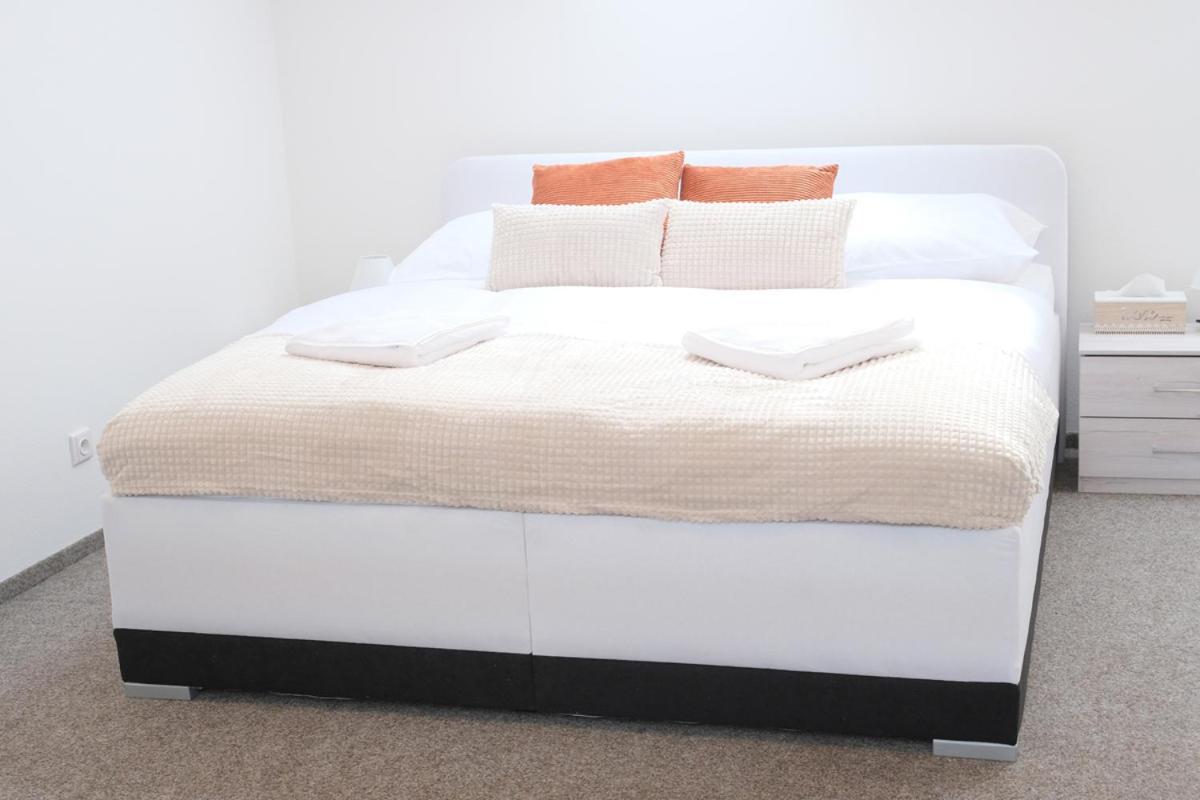 Zlatá Koruna Apartmany Na Kovarne Rajov מראה חיצוני תמונה