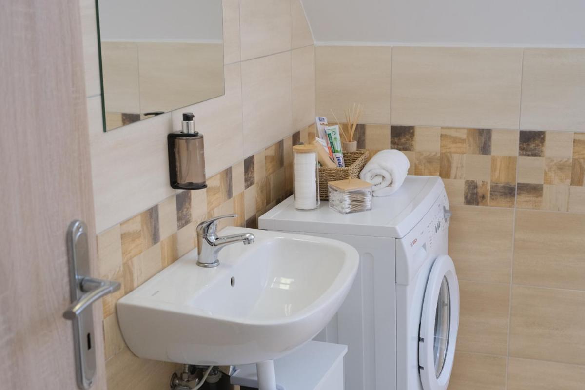 Zlatá Koruna Apartmany Na Kovarne Rajov מראה חיצוני תמונה
